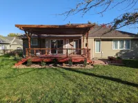 Spacious home with game room - Close to everything!