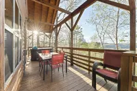 Mnt. View Cabin Near River w/ Hot Tub + Fire Pit