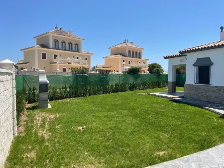 La Juli, Chalet a Estrenar