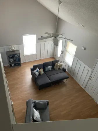 Townhome close to beach (sleeps 11) Отели в г. Наварр