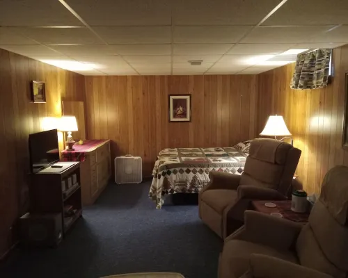 Redbird Hideaway Close to Ohv Turkey Bay, Fishing Hunting4.5 mi to Lbl Entrance Hotels in Trigg County