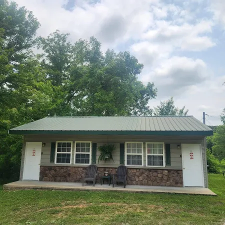 Hogan's Hideout Duplex #15, Cozy, Private cottage!