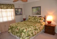 Casa de Corazon-A comfortable home with pool in a quiet neighborhood near beach. Hotels near Kapok Tree Gardens