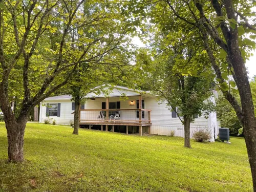 Welcome to Lake'n It Easy on Nolin! Close to Mammoth Cave, in Clarkson, KY.