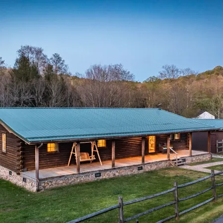 Ascension Cabin - Sauna, Hot Tub, Fire Pit