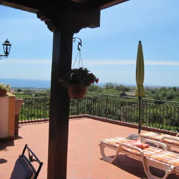 Mascali: "Il casale degli aranci" house / villa  with garden  3 rooms - 2/5 persons