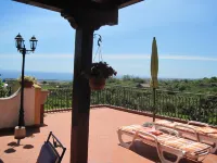 Mascali: "Il casale degli aranci" house / villa  with garden  3 rooms - 2/5 persons Hotels in Mascali