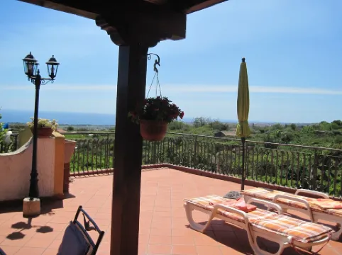 Mascali: "Il casale degli aranci" house / villa with garden 3 rooms - 2/5 persons