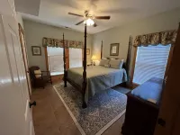 Hartselle Guest House in the ❤️ of North Alabama-walking distance to downtown