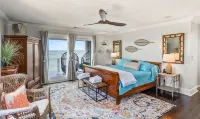 Luxe on the OCEAN w/ limo cart, firepit, paddle boards, pingpong, bikes, pets ok - Wi-Fi