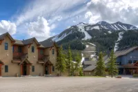 Ski in/out =more ski time ~Private HotTub ~Amazing Views ~at SaddleRidge A2