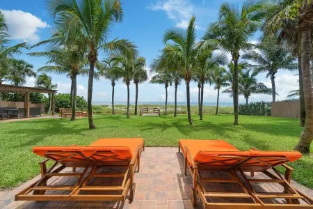 Dream Beach Home Vacation - Direct Beach Access & Exquisite Waterfront Views