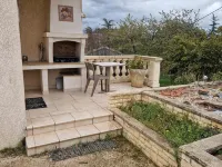 Grande Maison Avec Piscine Chauffée et spa Hôtels à : Lablachère