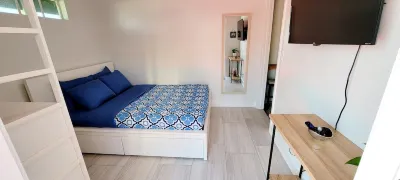 Private 1 bedroom apt/full kitchen/big shower.