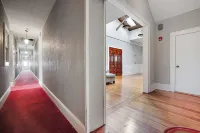 Steps to Downtown Eustis~King~Fully Stocked~Coffee Bar Hotel a Eustis