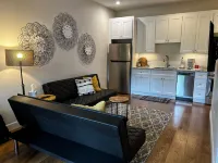 Downtown condo short walk to lake, patio and awesome common area