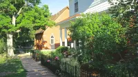 Luxury Homebase in Downtown Boulder
