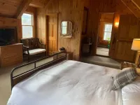 Windham Farmhouse Escape w/hot tub