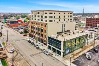 The Crossing at 202- Downtown Waco/ Steps to Silos - balcony