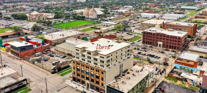 The Crossing at 202- Downtown Waco/ Steps to Silos Hotels in Waco