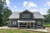 ☀️NEW HOME☀️ - 2 Master Bedrooms, Double Decker Dock, Lillypad, Paddle Boards