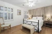 Bayfront Single Family Home 2 blocks from the sand!