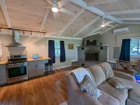 Finger Lakes Cottage Getaway Hotels in Geneva