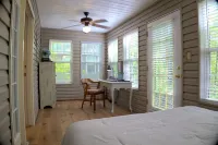 Cozy cottage in a private, gated community minutes from all Pickwick attractions