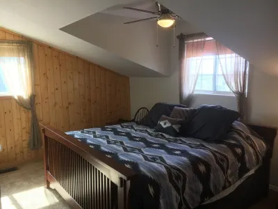 NEWLY RENOVATED PRIVATE MOUNTAIN HOME WITH HOT TUB