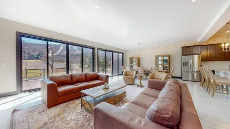 5 Bedrooms 5 1/2 Bath Ski Area Views, Walk to Skiing, Huge Common Space & Decks!