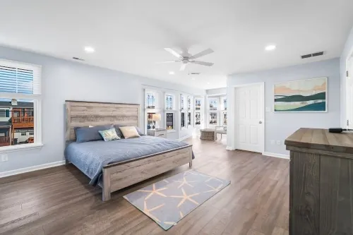 HEATED IN-GROUND POOL, 7 LARGE BEDROOMS, WALK TO BEACH, 5 MILES TO AC