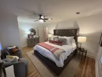 Luxury Home - Walk to Grove and Square - Outdoor Patio Seating