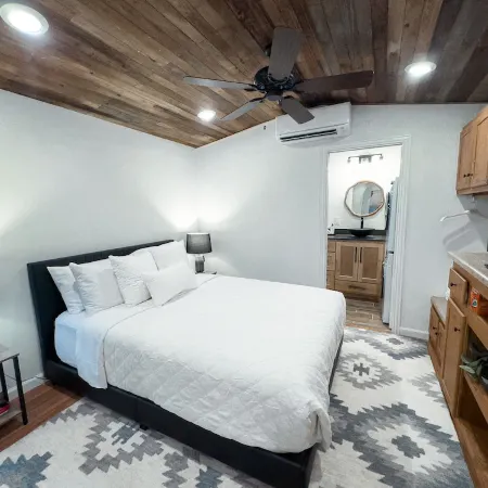 Little Black Cabin in the Oaks