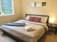 Private Guest Suite - near Alderwood Mall - Seattle Hotels in Alderwood Manor