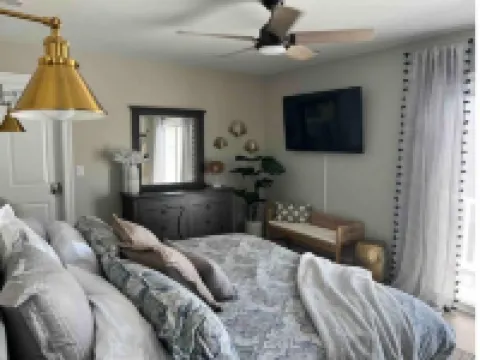 The Uncorked Cottage ~North River Retreat~North VA