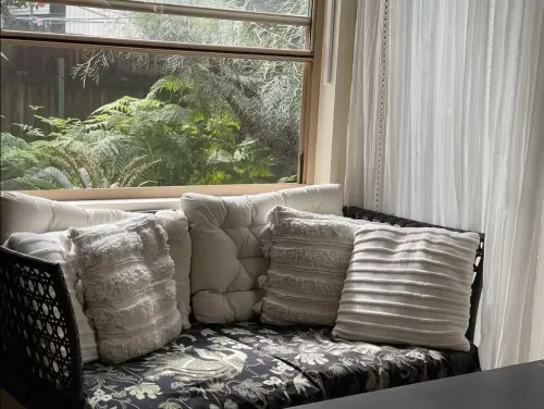 Gorgeous, comfortable and Spacious with rural view 5 min walk to Mullumbimby