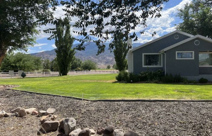 Beautiful Monroe Home on Paiute trail by Mystic Hot Springs ATV, flyers landing
