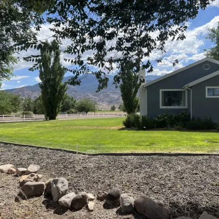 Beautiful Monroe Home on Paiute trail by Mystic Hot Springs ATV, flyers landing