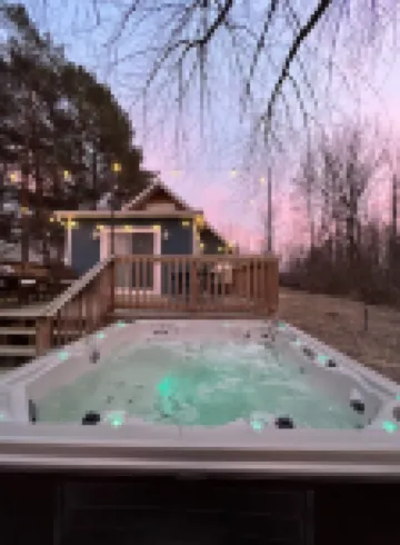 Lake Forest Cottage - Dog Friendly w/ Hot Tub, Firepit and Kayaks