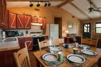 Beautiful Mountain Views with Covered Porch & Outdoor Fire Ring!