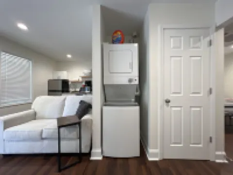 1BR Near DT & Mountain Goat Cafe