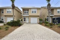right next to beach 4-bed 4-bath home sleeps 16+ 10 steps to pool game room Hotels in Lower Grand Lagoon