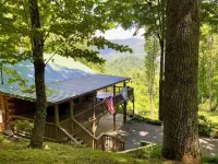 Beautiful mountain cabin with great views