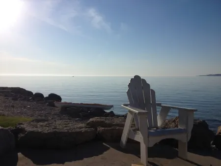 Petoskey in-Town Home Short Walk to: Shopping/Food/Waterfront. Long-Time Hosts.