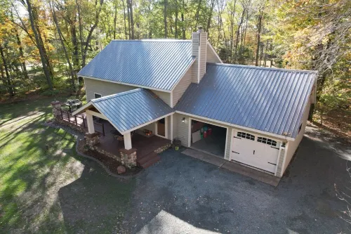 Home with Lake Access and 2023 Tri-toon available to rent