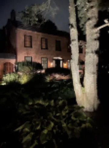 200 yr old Historic Farmhouse in Walkable City Neighborhood - 35 min to Saratoga