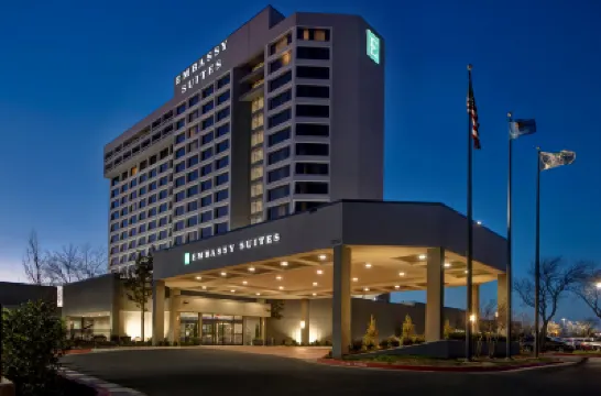 Embassy Suites by Hilton Oklahoma City Northwest Hotel di 