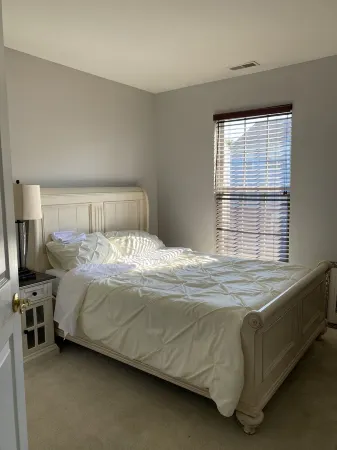 Serene Townhome minutes away from Christiana Mall, DE Race Park and Univ. of DE Отели рядом с Аэропорт Ньюкасла