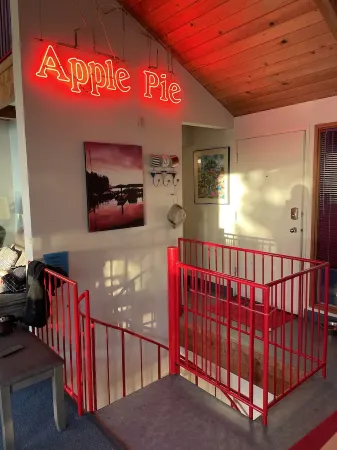 Cozy Beachfront Cabin with Panoramic View of Pacific Ocean and Netarts Bay Отели в г. Нетартс