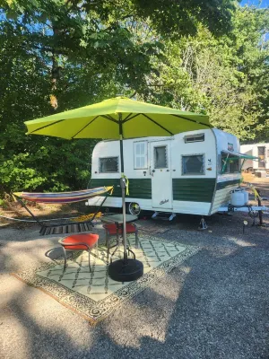Wizard of Oz themed, Vintage 1967 Aloha Camper/Glamper! Hotels near Seattle Premium Outlets